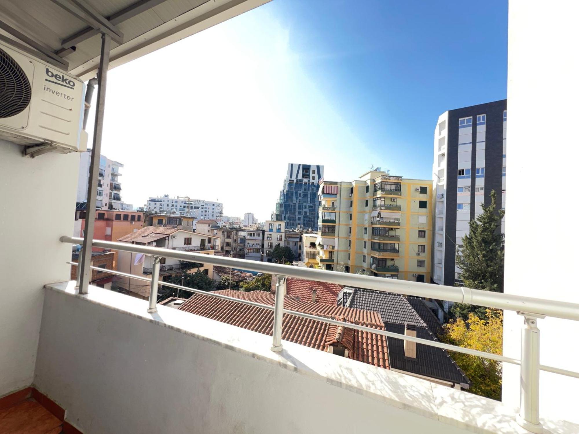 Sunlit House City Center Тирана Екстер'єр фото
